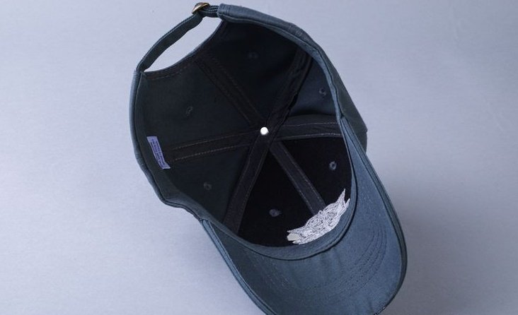 Embroidered baseball cap - Image 5