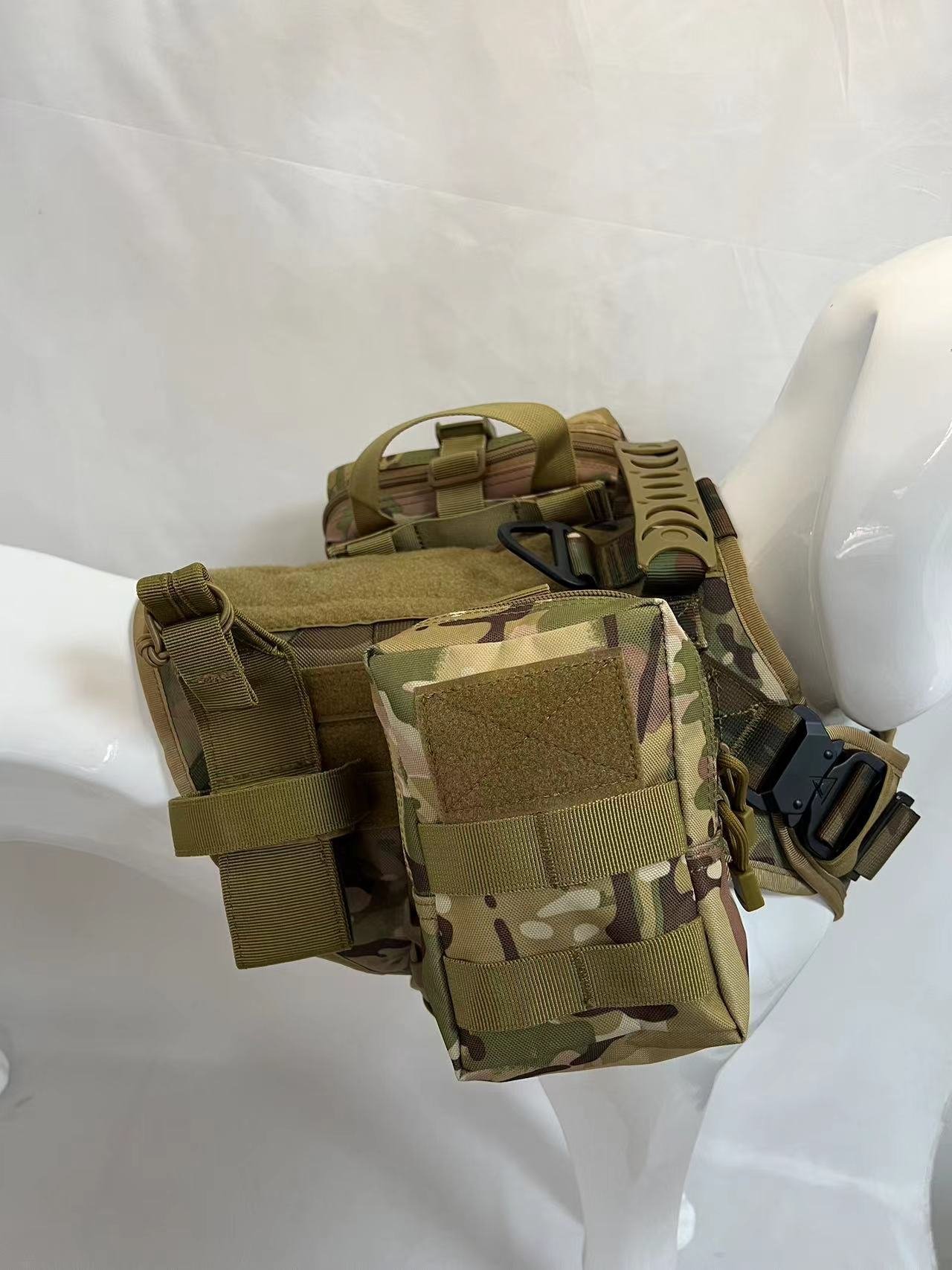 Outdoor Multifunctional Water Bottle Pouch Vest Dog Clothes Suit - Image 9